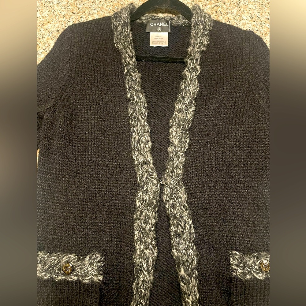 CHANEL VINTAGE 🌟CARDIGAN TWEED SWEATER; LIKE NEW